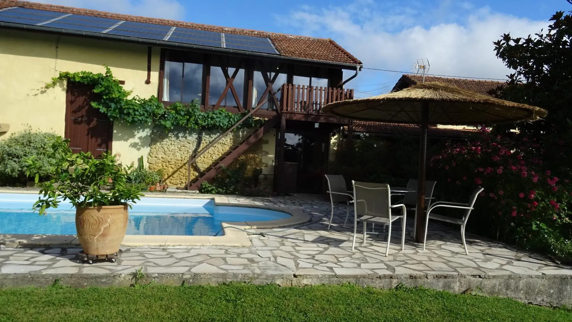 Villa Au Moulié à Blousson-Sérian France