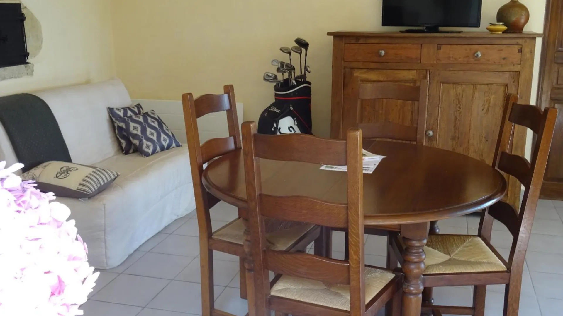 Villa Au Moulié à Blousson-Sérian Hébergement de vacances